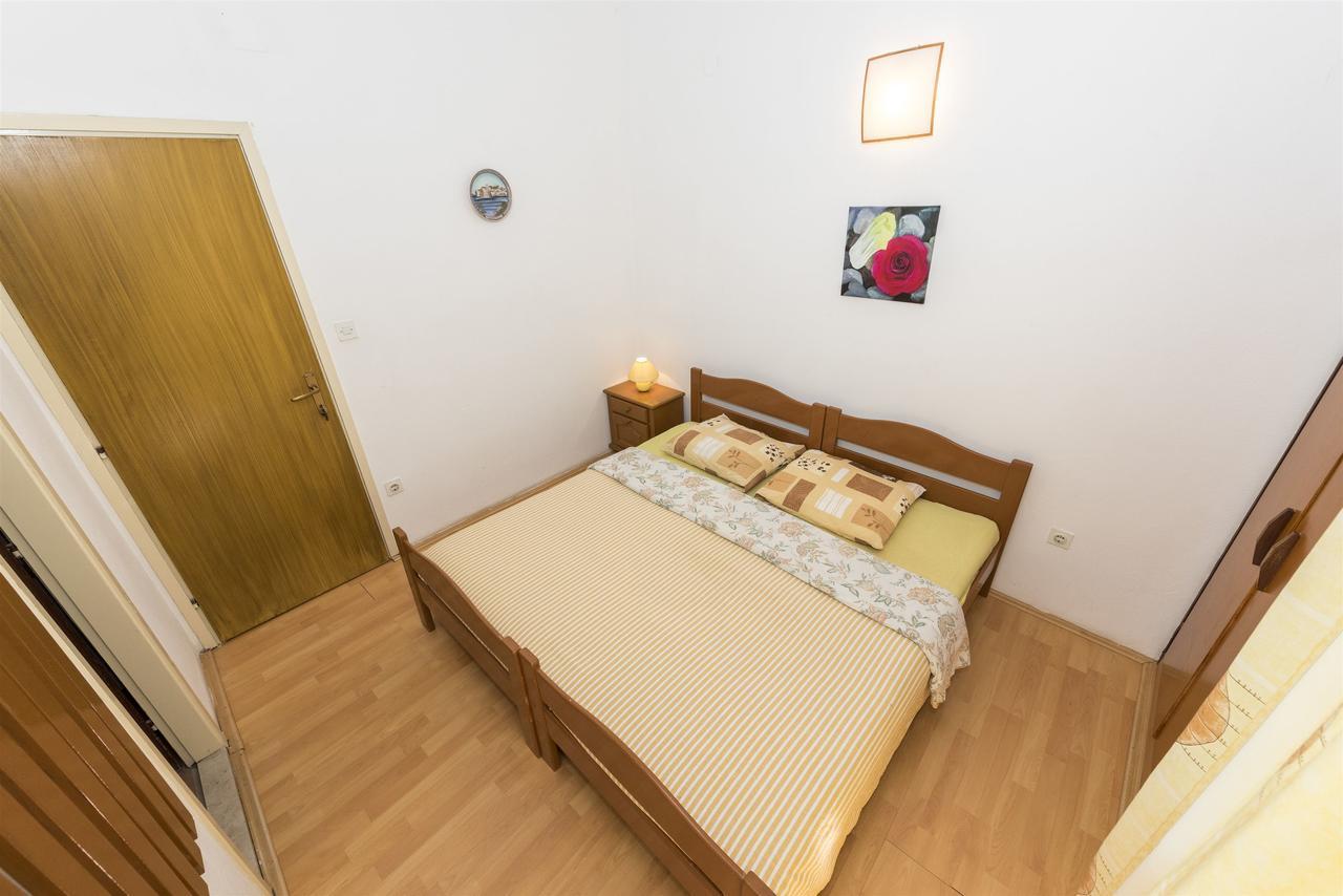Apartments And Rooms Dragica Starigrad Paklenica Luaran gambar