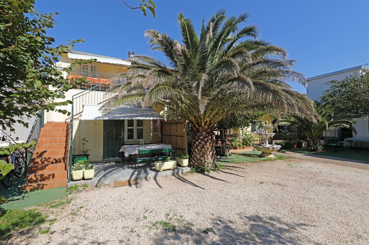 Apartments And Rooms Dragica Starigrad Paklenica Luaran gambar