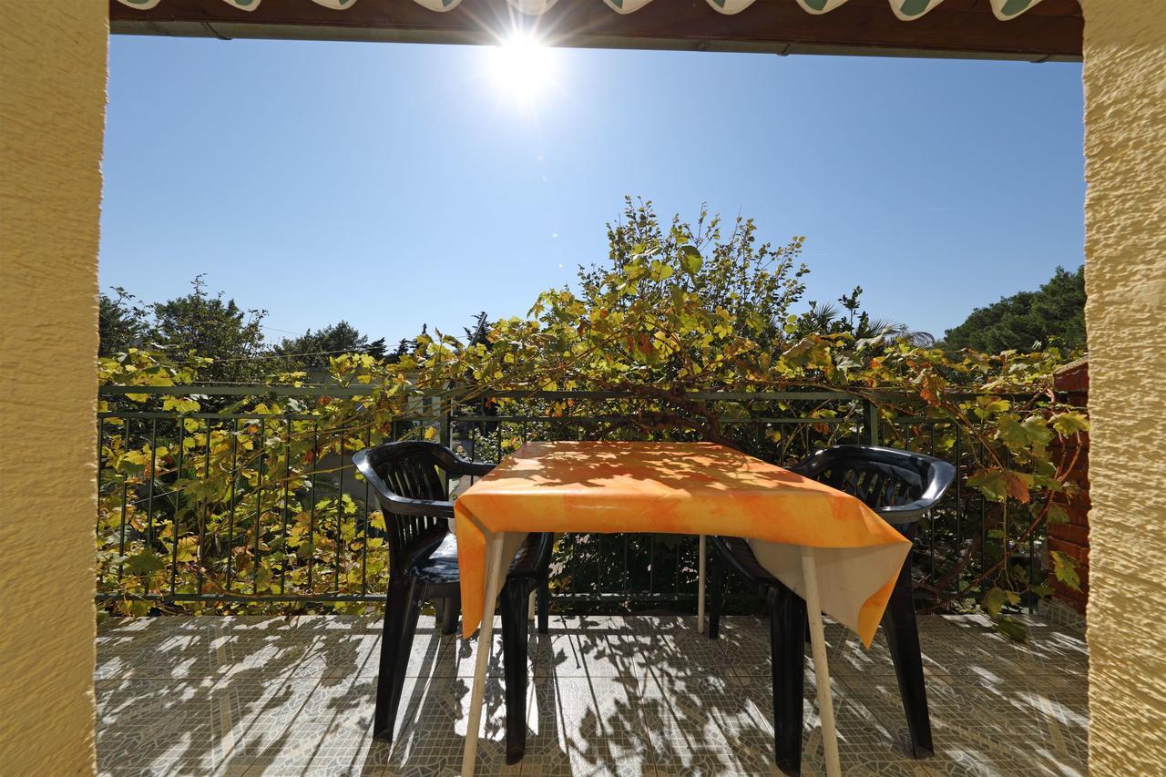 Apartments And Rooms Dragica Starigrad Paklenica Luaran gambar