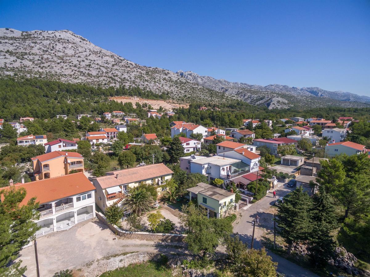 Apartments And Rooms Dragica Starigrad Paklenica Luaran gambar